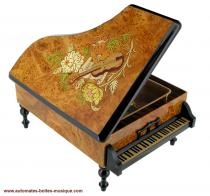 Boîtes à bijoux musicales en bois naturel fabriquées en Italie (18 et 30 lames) Grande boîte à bijoux musicale en bois en forme de piano : boîte à bijoux avec mécanisme musical de 18 lames
