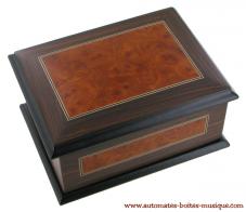 Boîtes à bijoux musicales en bois naturel fabriquées en Italie (18 et 30 lames) Boîte à bijoux musicale en bois de 18 lames : boîte à bijoux avec marqueterie simple filet