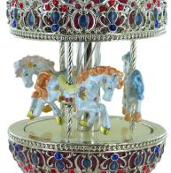 Oeufs musicaux en métal de style Fabergé Oeuf musical de style Fabergé : oeuf musical en métal argenté avec chevaux de carrousel