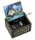 Boîte à musique à manivelle en bois sculpté et gravé: boîte à musique "Mon voisin Totoro" (Path of the wind)