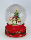 Boule à neige musicale de Noël avec globe en verre et scène de chiens déguisé au pied d'un sapin de Noël