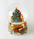 Boule à neige musicale animée de Noël avec globe en verre et chevreuils décorant un sapin de Noël