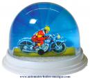 Boule à neige classique non musicale allemande : boule à neige en plastique avec motard