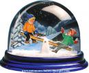 Boule à neige classique non musicale allemande : boule à neige en plastique avec balançoire