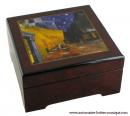 Boîte à bijoux musicale en bois avec reproduction d'un tableau célèbre : boîte à bijoux musicale "Terrasse du café le soir"
