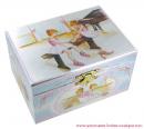 Boîte à bijoux musicale en bois recouvert de papier décoré: boîte à bijoux avec ballerine dansante