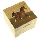 Boîte à musique avec marqueterie traditionnelle : boîte à musique de 18 lames avec marqueterie cheval